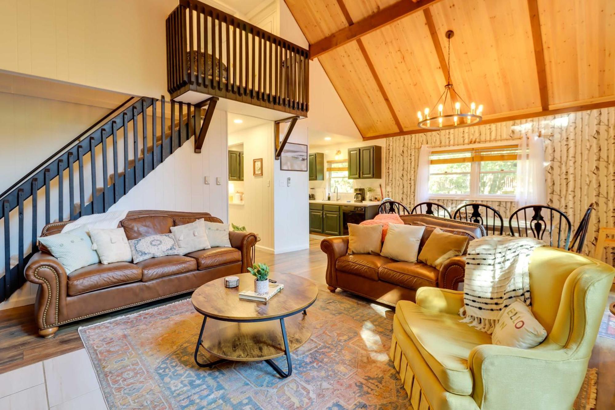 Poconos Ski Retreat With Sauna, Hot Tub, And Game Room Лейк-Гармоні Екстер'єр фото