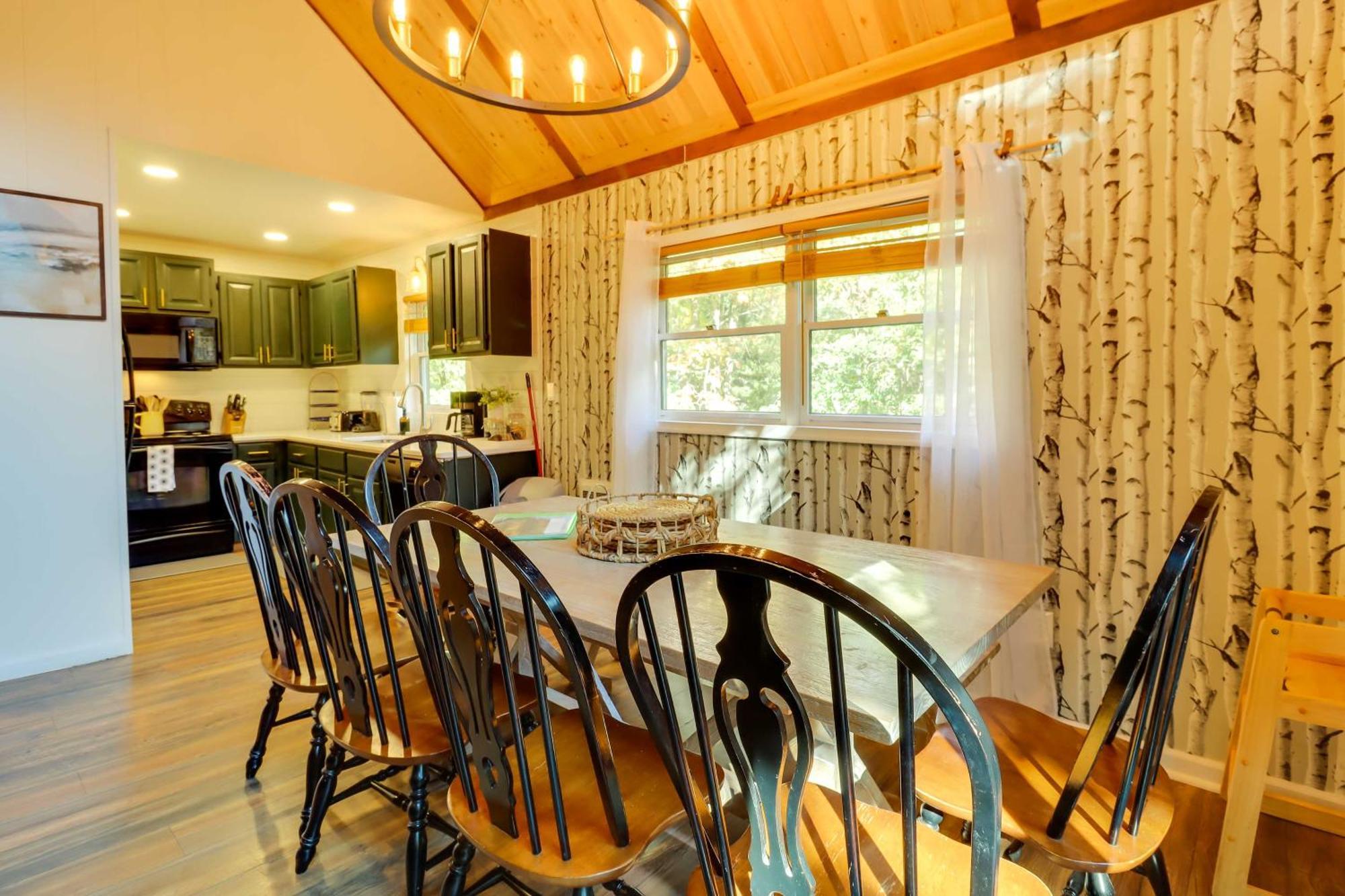 Poconos Ski Retreat With Sauna, Hot Tub, And Game Room Лейк-Гармоні Екстер'єр фото